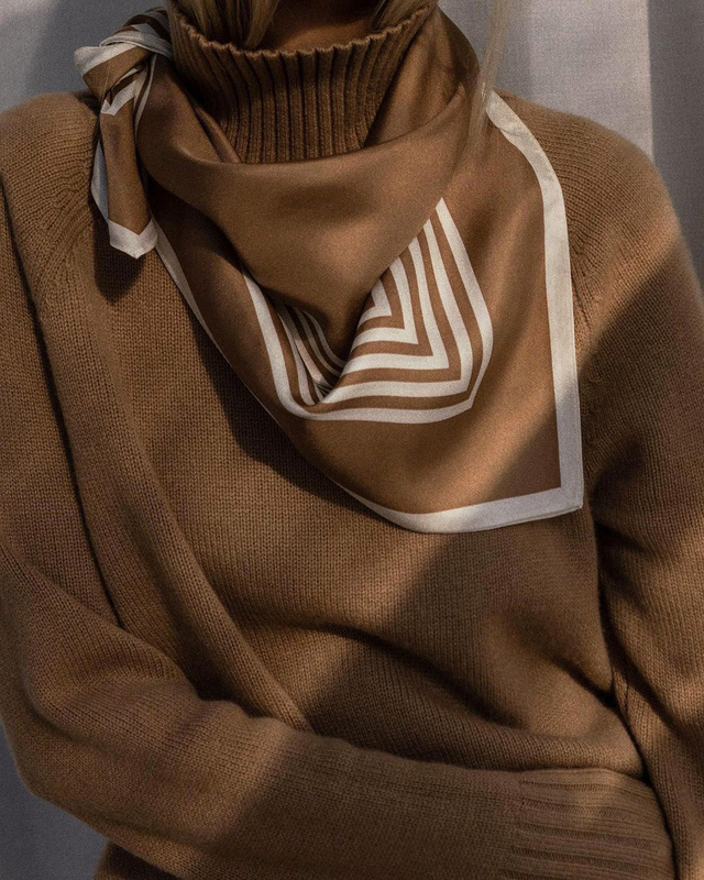 Skjerf No. 9 Cappuccino & White 65x65