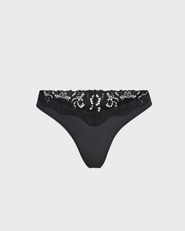 Stringtruse Fits Everybody Lace Dipped Black