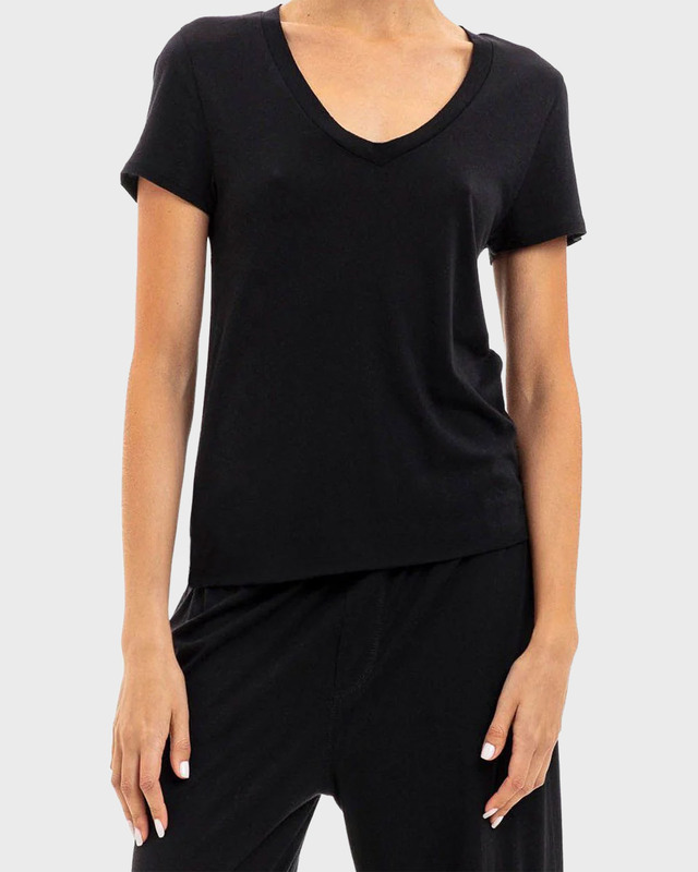 Éterne Top V-Neck T-Shirt Black M