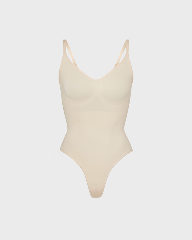 Body Seamless Sculpt Thong Sand