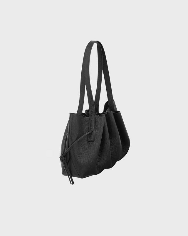 Skulderveske Scallop Pebble Grain Leather Svart