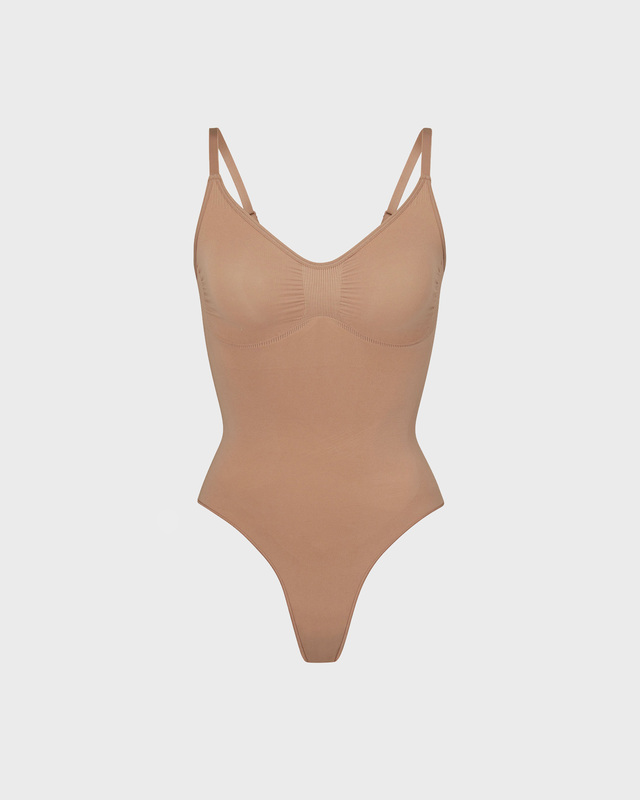 Body Seamless Sculpt Thong Sienna