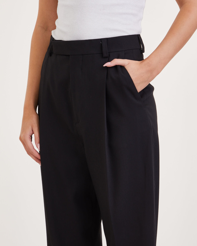 High-waisted tapered trousers black – Teurn Studios