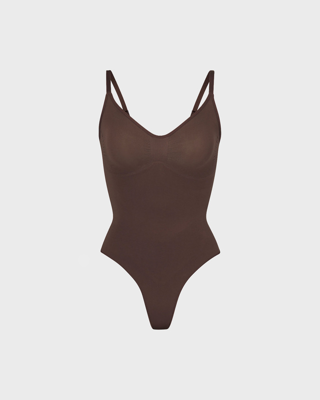 Body Seamless Sculpt Thong Cocoa