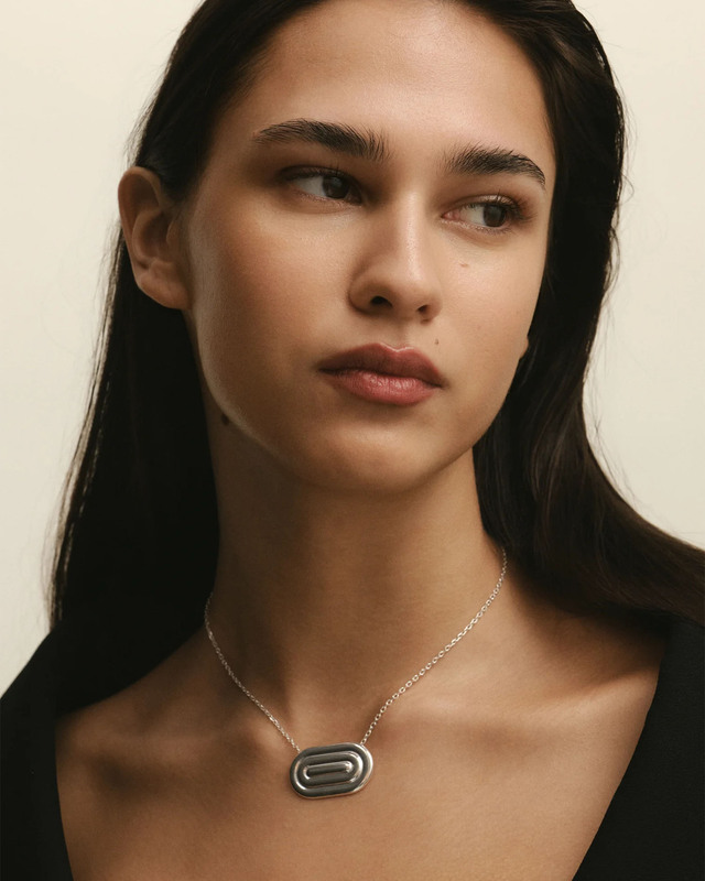 Halskjede Oval Maze Silver