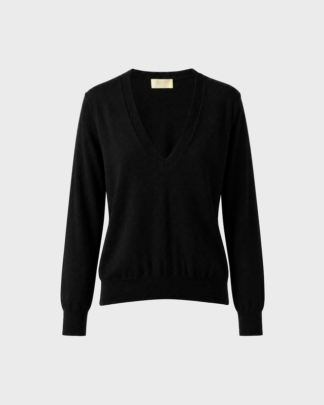 Genser Angler Merino Wool V-Neck Black