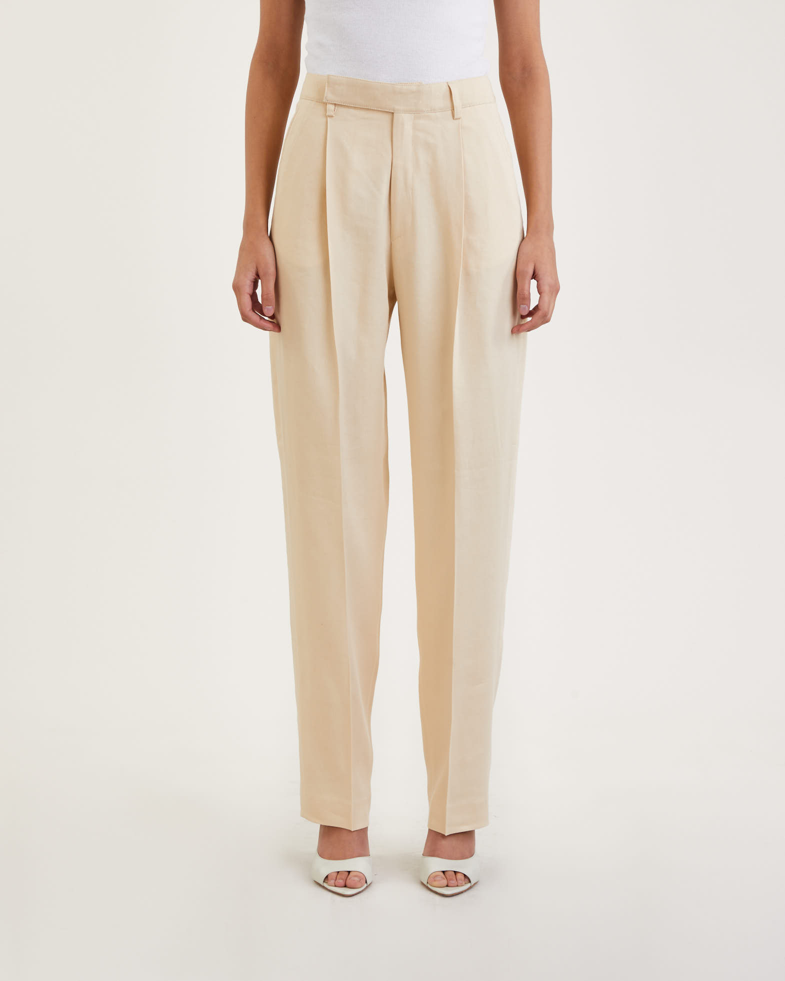 Filippa K Byxor Julie Linen Beige | WAKAKUU